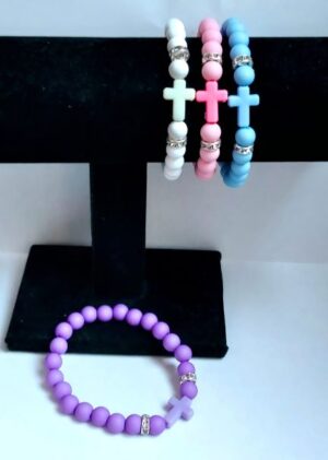 Armband gekleurd met kruisje