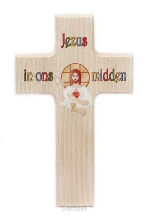 Houten kruisje Jezus in ons midden